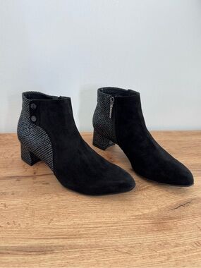 BeautiFeel Designer Black Suede Sparkle Textured Heel Ankle Comfort Booties 36